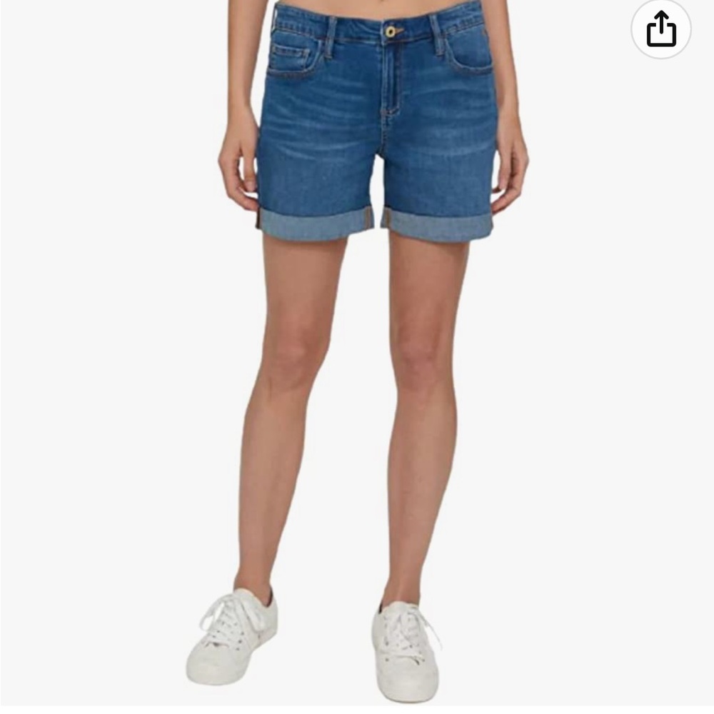 Tommy Hilfiger denim shorts with. 5 inch inseam. Excellent condition.